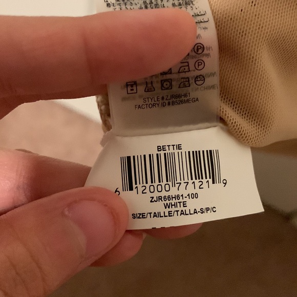 NWT BCBGMAXAZRIA White Bettie Eyelet Sweater Knit Skirt - Picture 8 of 8